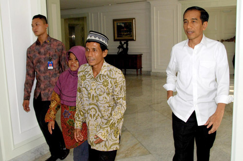 Jokowi Maafkan MA, Iriana Beri Amplop