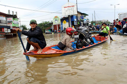 Banjir Bandung, Ribuan Warga Mengungsi