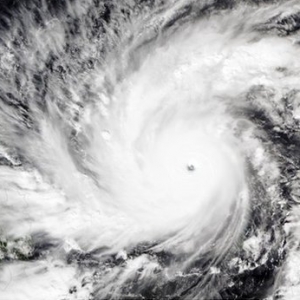 Topan Hagupit Kian Dekat, Bunyikan Sinyal Badai