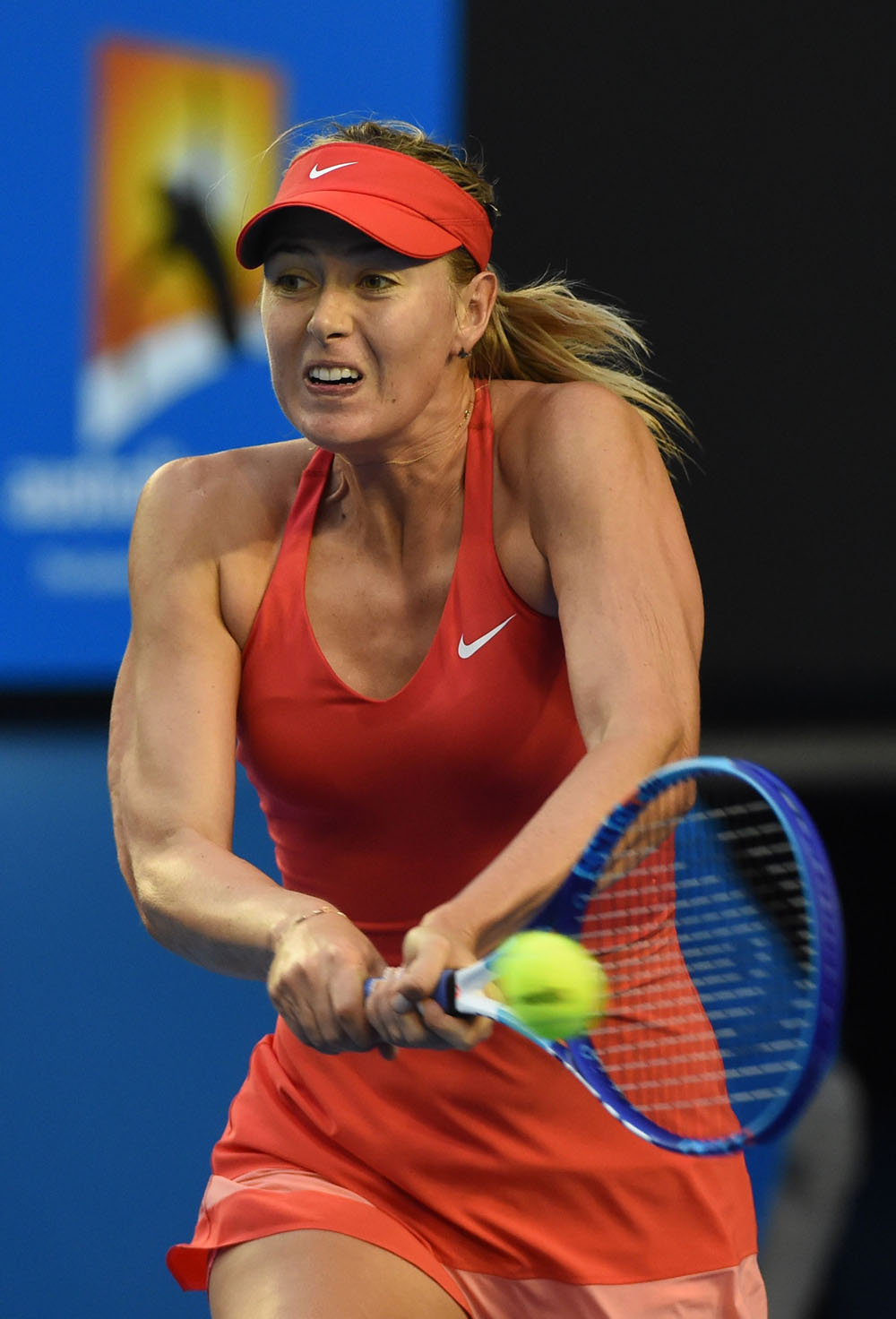 Sharapova Tantang Bouchard