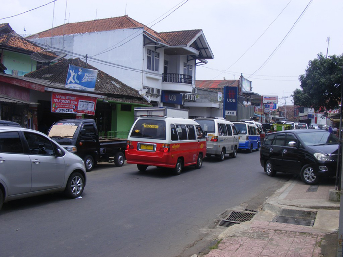 Semrawut karena Pasar Belum Selesai