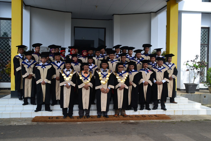 Uniku Gelar Wisuda Hari Ini