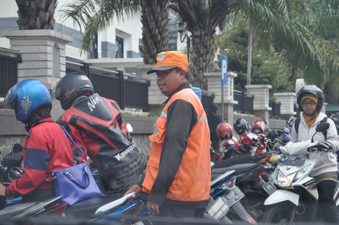 Dispenda Jangan Tutup Mata Parkir Ilegal