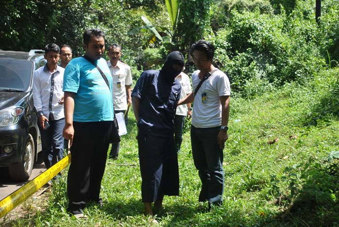 Bunuh Orang Bukannya Lari, Malah Jalan Kaki