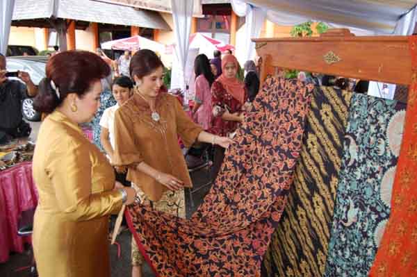 Pemkab Patenkan Batik Kuningan