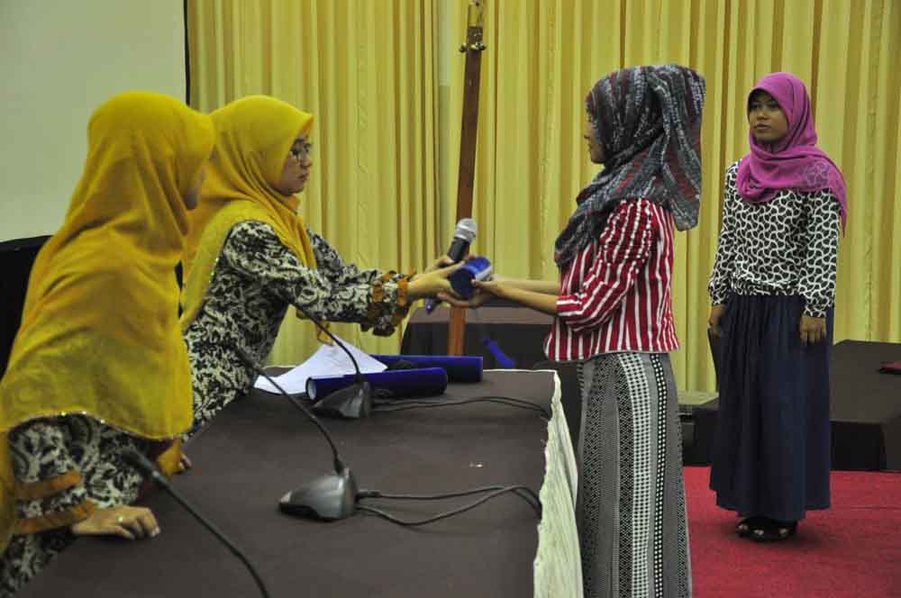 84 Mahasiswa Lulusan Akbid Muhammadiyah Diwisuda