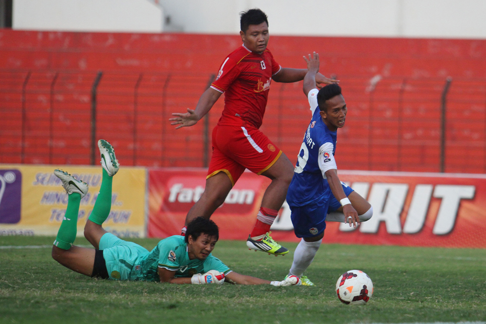 24 Kontestan, Empat Stadion