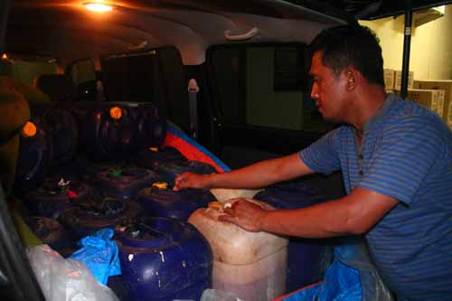 900 Liter Tuak Distribusi Pantura Tertangkap Razia