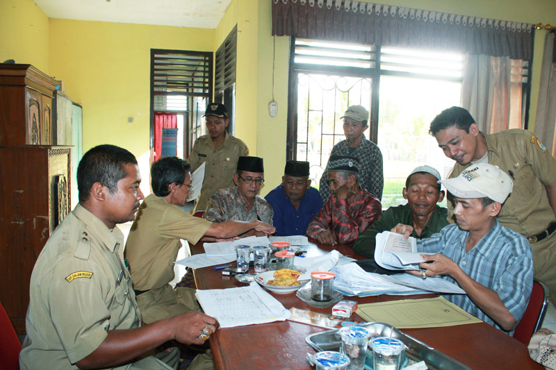 Puluhan Imam Masjid Dapat Tunjangan