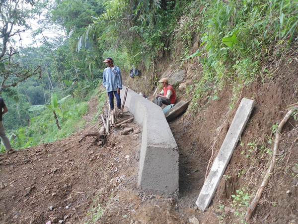 50 Persen Irigasi Kuningan Rusak