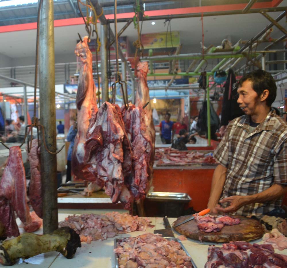 Pedagang Daging Sapi Andalkan Produk Lokal