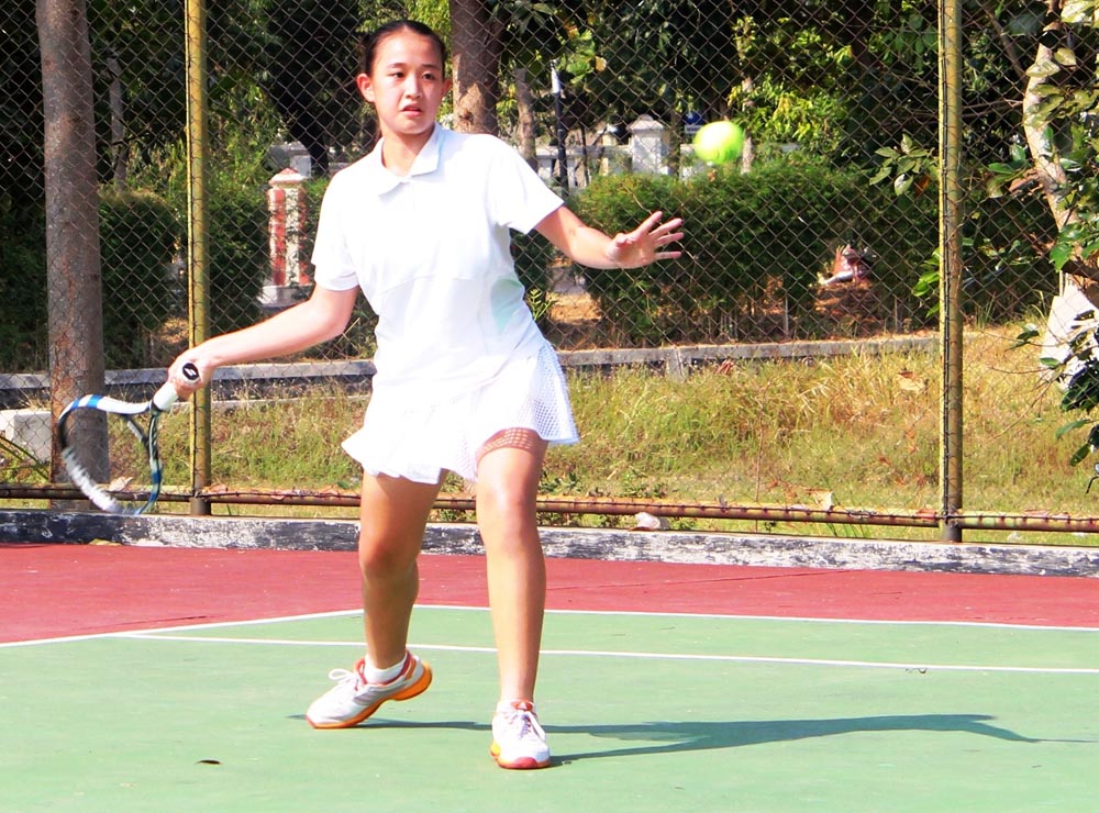 Kuasai Tenis Lapang dan Pencak Silat