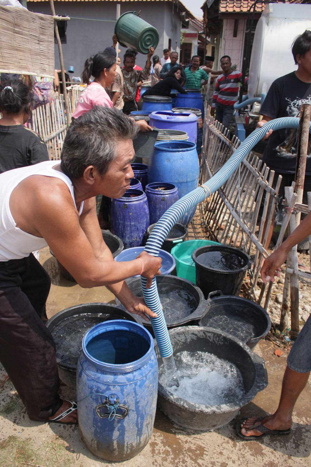 Lagi, Warga Bungko Diguyur Air Bersih