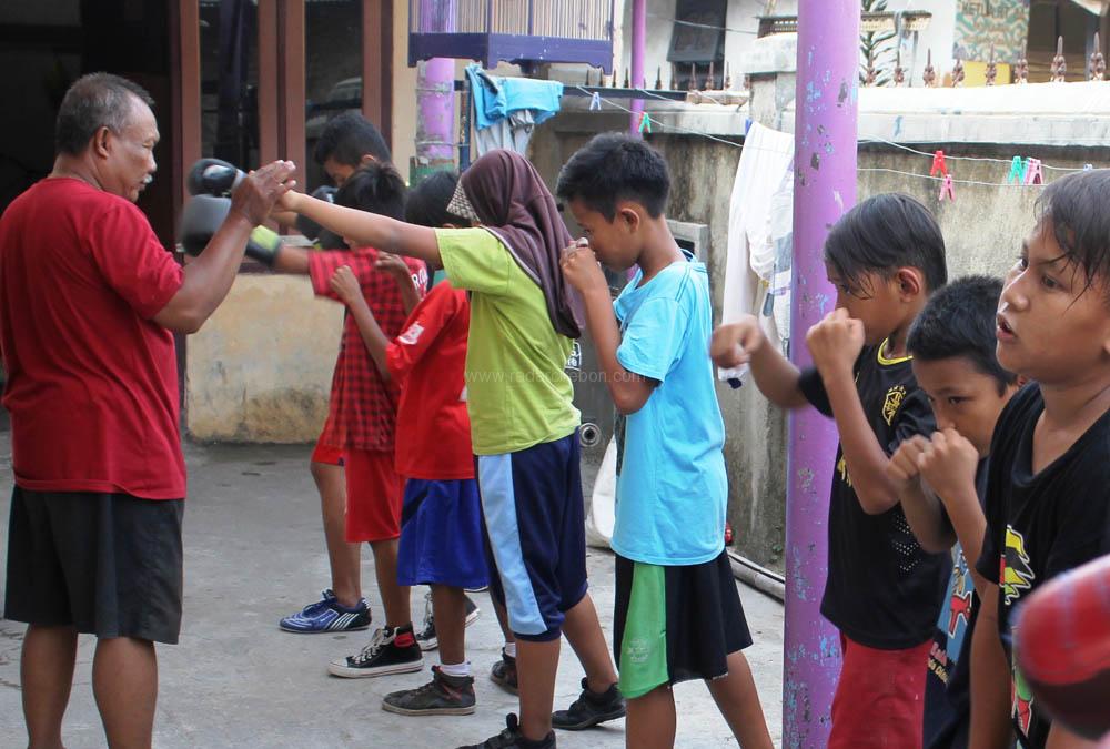 Anden Latih Anak-anak Bertinju