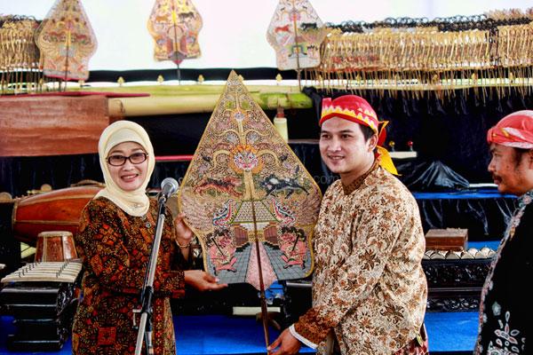 11 Dalang Ikuti Festival Wayang Kulit Jabar