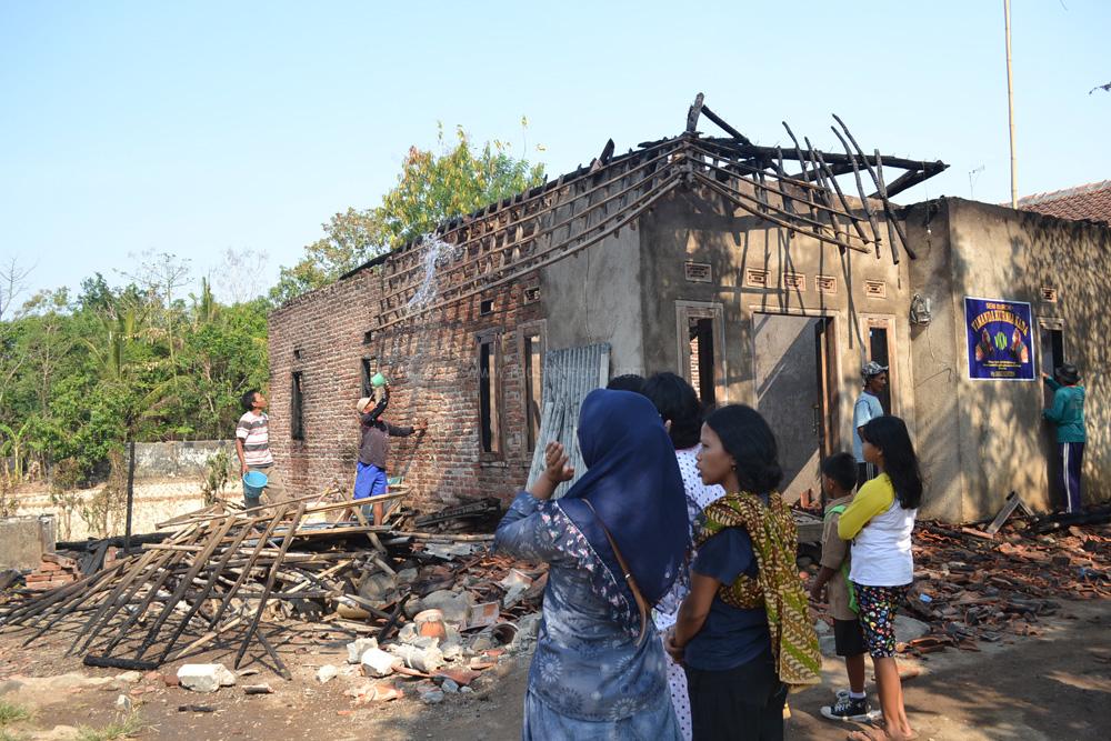 Rumah Bantuan Rutilahu Terbakar