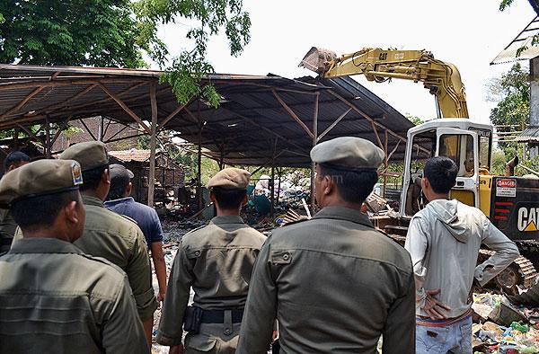 Satpol PP Akhirnya Eksekusi Bangunan Liar