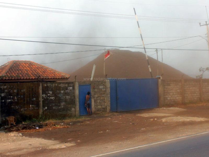 Desak Penutupan Stockpile Batu Bara