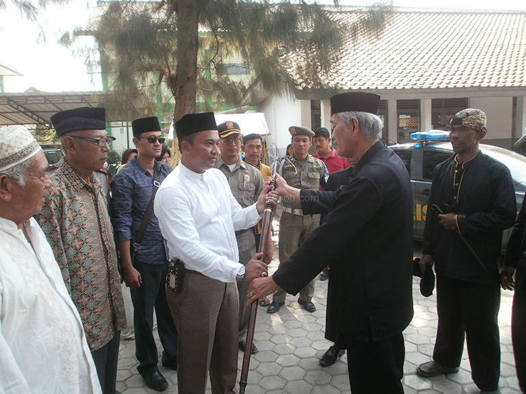 Wong Langut Sambut Antusias Kirab Pusaka