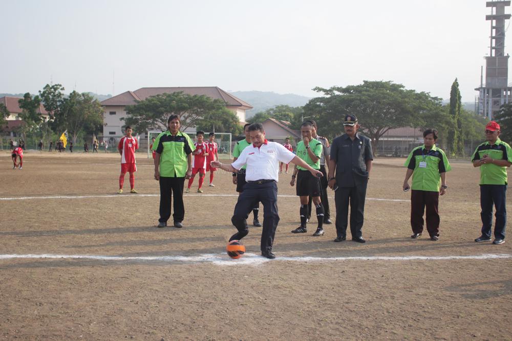 Pembukaan Piala Bupati tanpa Bupati