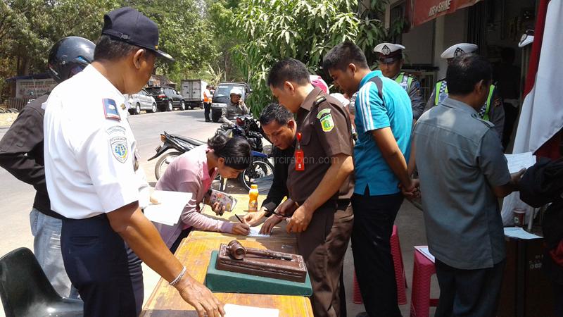 Pelanggar Lalu Lintas Sidang di Tempat