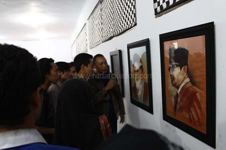 Kenang Kahari, Dapur Sastra Gelar Pameran Seni