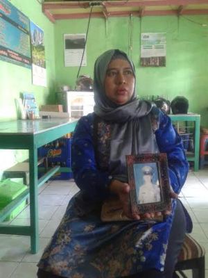Keluarga dari Cirebon Jenguk Polisi Korban Bom Sarinah