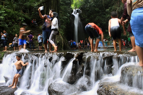 Liburan Terakhir, Curug Ciputri Ramai Pengunjung