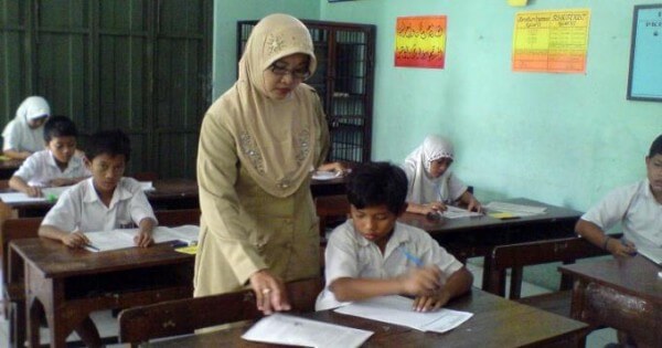 Waduh, Kota Cirebon Kekurangan Guru Agama dan Bahasa Daerah