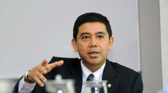 Menteri Alumni Smansa Cirebon itu Diminta Mundur, Kenapa?