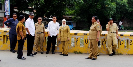 Janji Pertama Bupati, Jadikan Karangsong Kawasan Modern