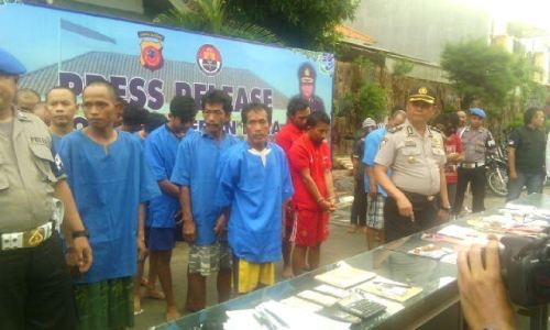 Polresta Cirebon Perlihatkan Tersangka dan Barang Bukti
