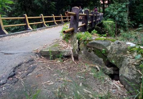 Jembatan Wiyong Sudah Retak, Hati-hati Saat Lewat