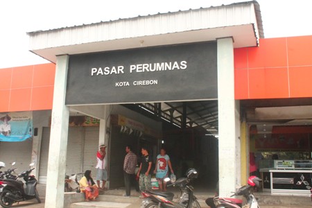 Curhat Pedagang Pasar; Sudah Kalah oleh Minimarket, Eh Retribusi Malah Naik