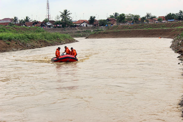 Pelajar SDN Mundakjaya, Cikedung, Hilang Terseret Arus Sungai
