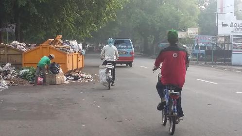 Selamat Pagi Cirebon, Udara Segar Bercampur Bau Sampah