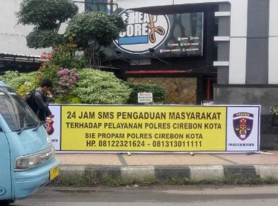 Efek “Kota Tilang” : Polres Cirebon Kota Sebar Spanduk Buka SMS Pengaduan