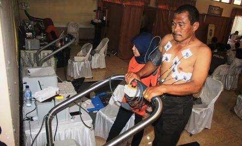 Anggota Polres Kuningan Jalani Tes Kesehatan