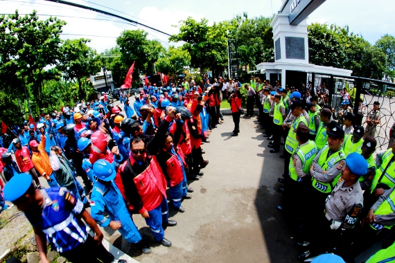 Buruh Indramayu Kembali Menolak Upah Murah