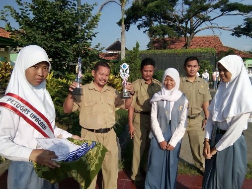 11 Pelajar SMAN 1 Losarang Kuliah Gratis di Gunadarma