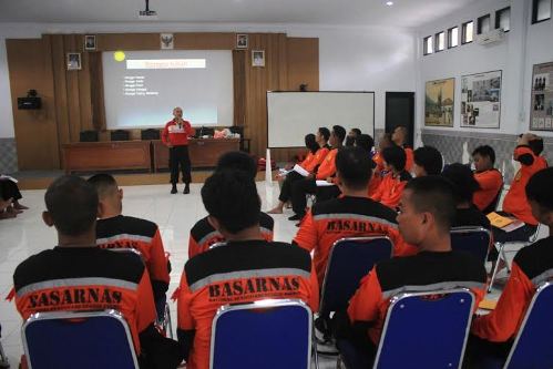 Basarnas Gelar Pelatihan MFR dan Jungle Rescue di Gunung Ciremai