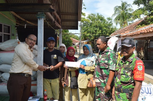 Bulog Jemput Gabah Petani dari Pintu ke Pintu