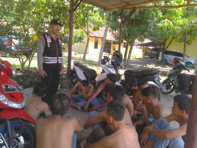Mau Tawuran, Belasan Pelajar Digiring ke Polsek Weru