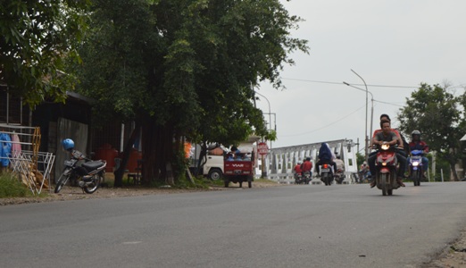 Hati-hati, Jalan M Dasuki Indramayu Bikin Bingung