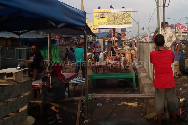 Situasi Pasar Pasalaran Pasca Kebakaran, Pedagang Mulai Berjualan