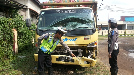 Truk Ini yang Menyebabkan Siswi SMP Tewas