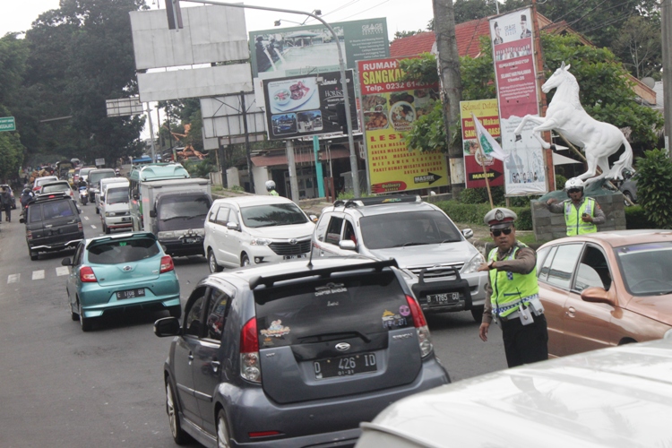 Jalur Wisata Kuningan Padat, Diprediksi hingga Minggu