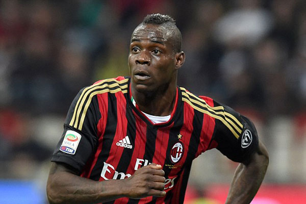 AC Milan, Mario Balotelli Dilirik Espanyol