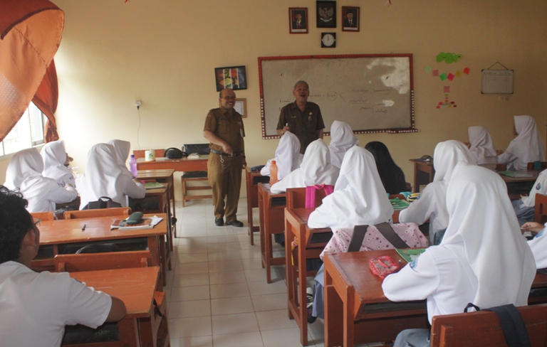 Tokoh Mengajar, SMAN Jalaksana Kedatangan Dua Pejabat Sekaligus