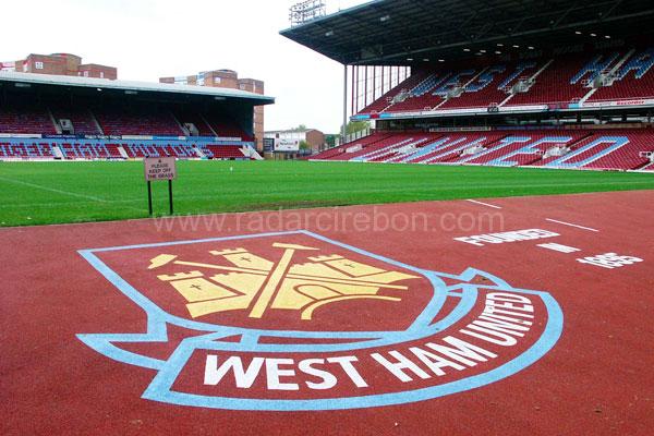 West Ham United, Berharap Kepada Setan Merah